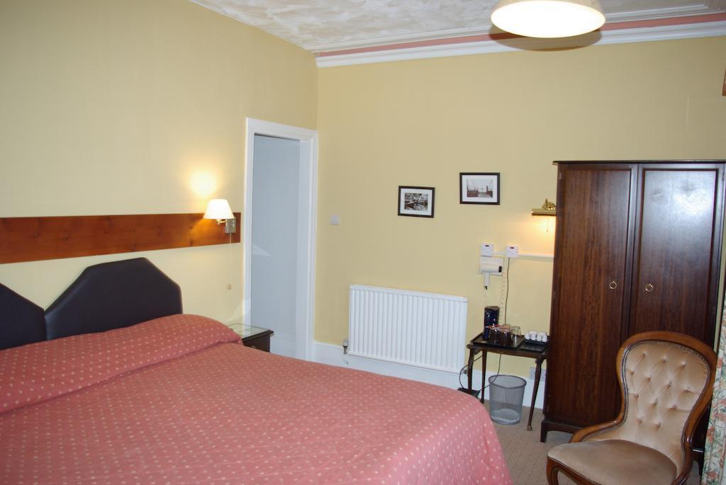 Menai Bank Hotel Карнарфон Стая снимка