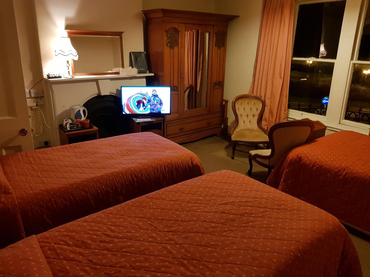 Menai Bank Hotel Карнарфон Екстериор снимка
